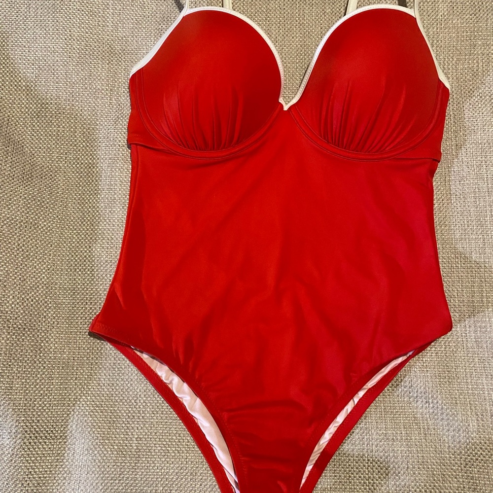 SHADE & SHORE Women’s Red Swimsuit Size 34DD